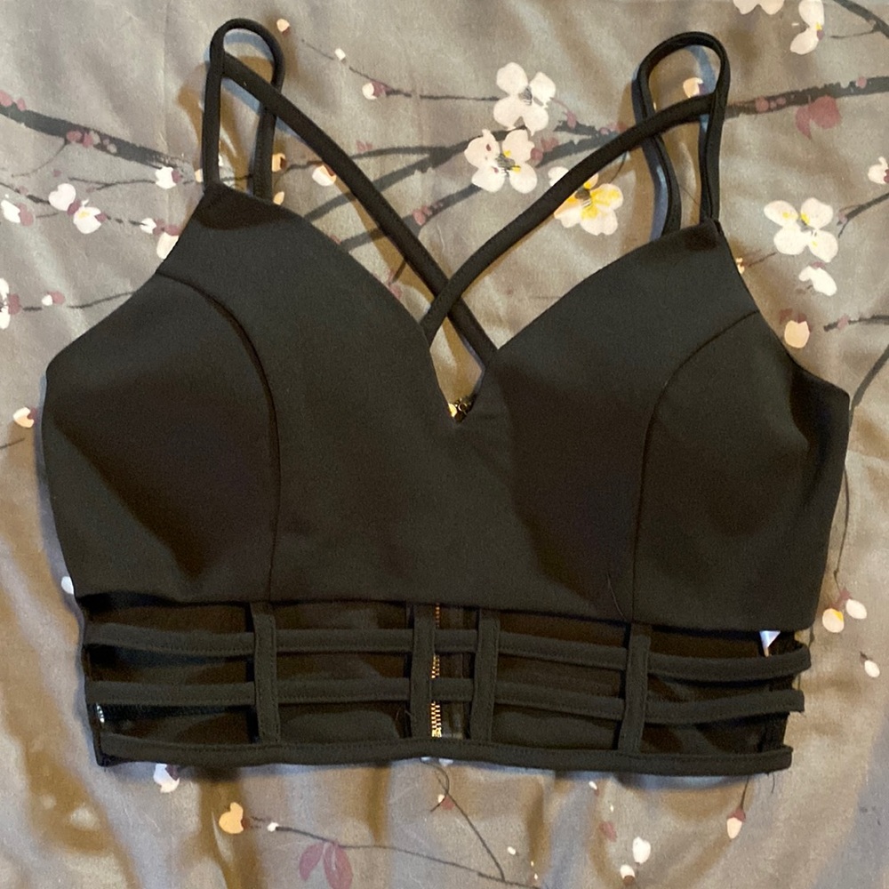 Women crop top